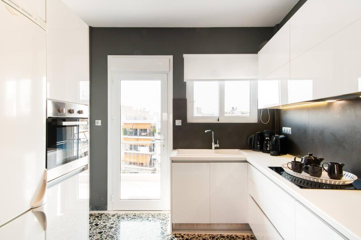 Ma Maison Nο 1, Penthouse, Acropolis And Lycabettus View, Ultra High Speed Internet 300 Mbps, 15' To Acropolis By Metro, 1' From Metro Station Ateny Zewnętrze zdjęcie