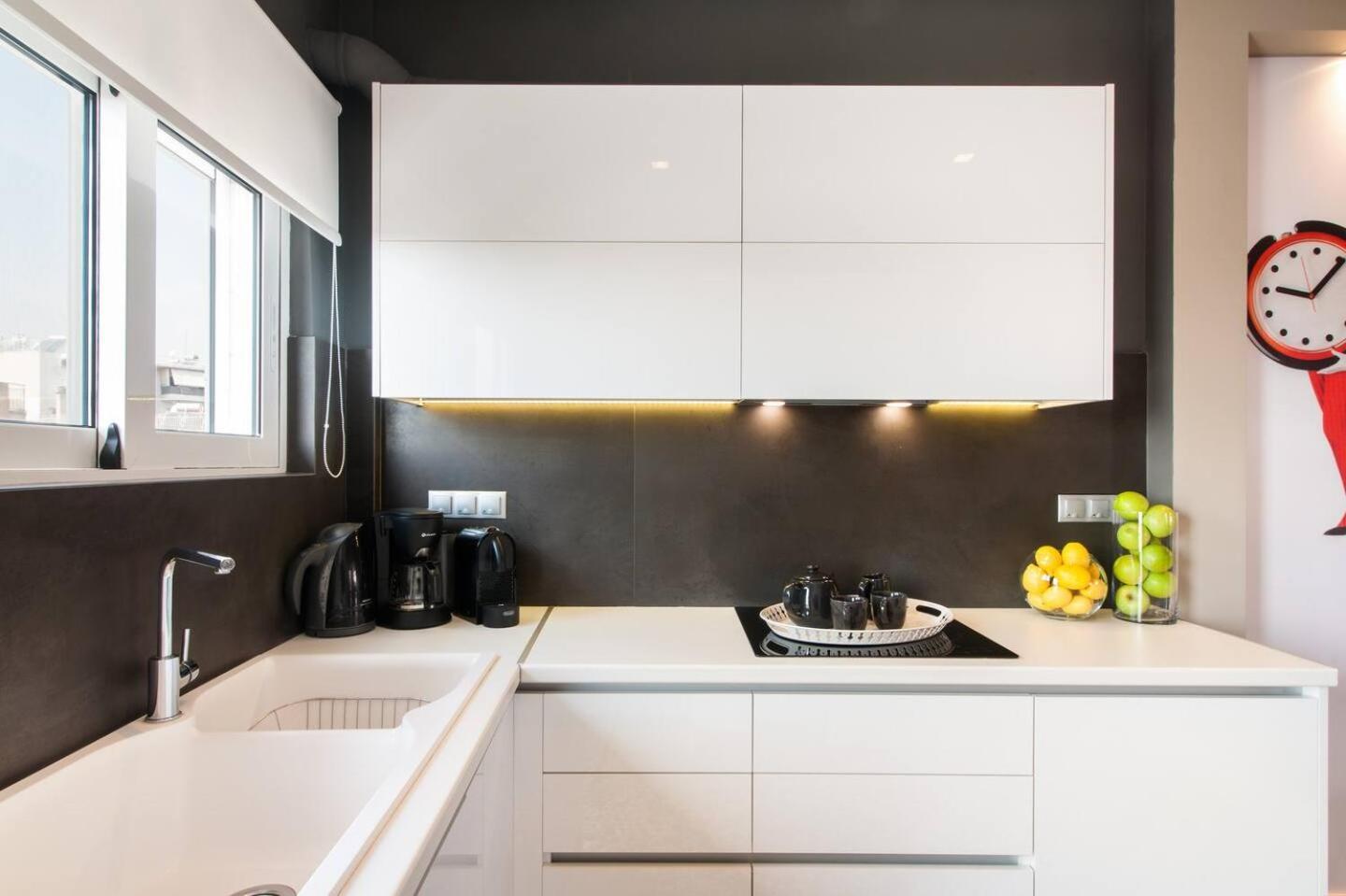 Ma Maison Nο 1, Penthouse, Acropolis And Lycabettus View, Ultra High Speed Internet 300 Mbps, 15' To Acropolis By Metro, 1' From Metro Station Ateny Zewnętrze zdjęcie