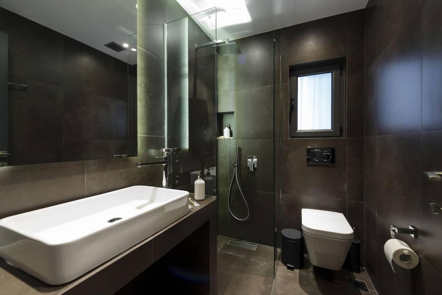 Ma Maison Nο 1, Penthouse, Acropolis And Lycabettus View, Ultra High Speed Internet 300 Mbps, 15' To Acropolis By Metro, 1' From Metro Station Ateny Zewnętrze zdjęcie