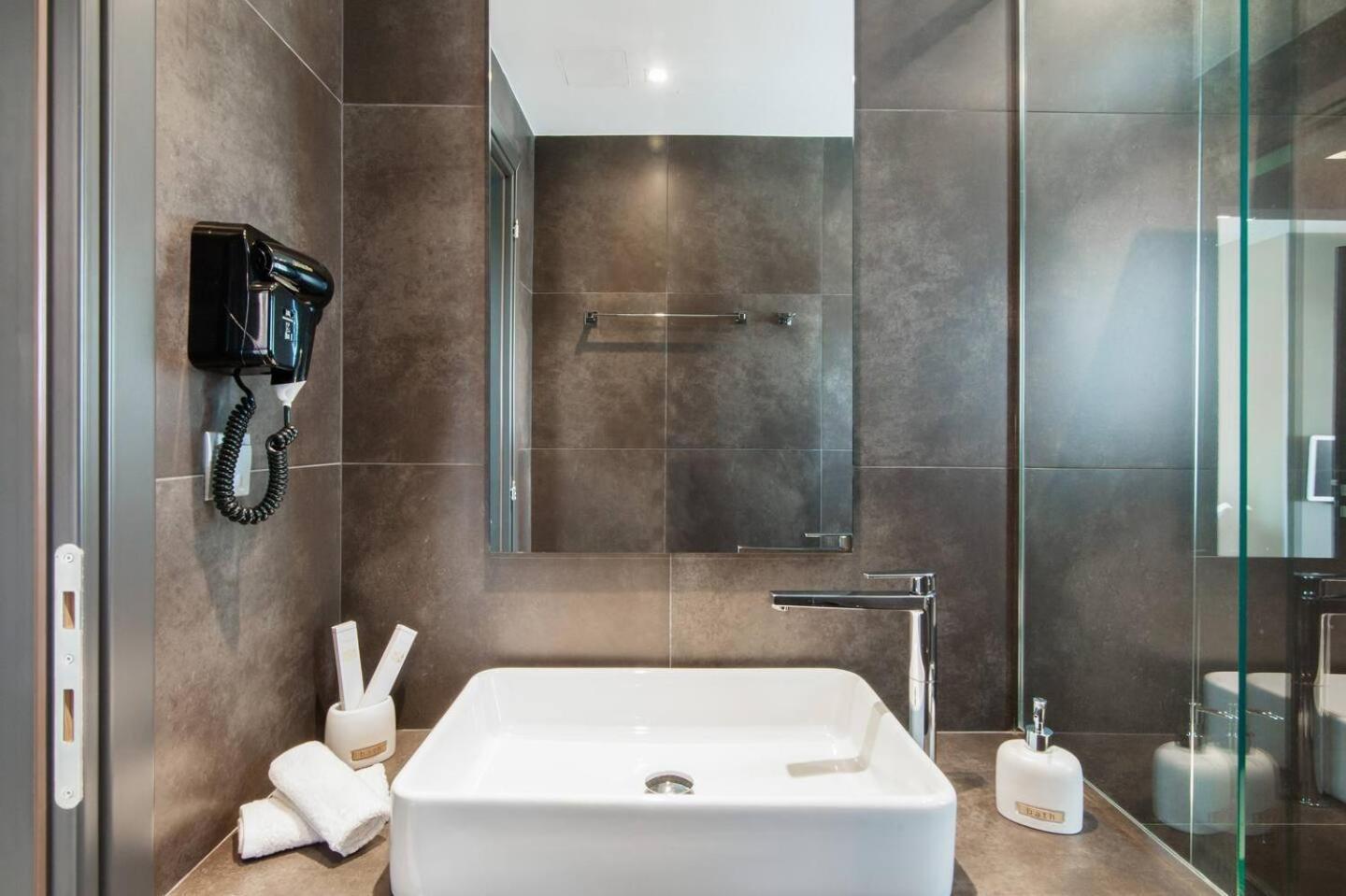 Ma Maison Nο 1, Penthouse, Acropolis And Lycabettus View, Ultra High Speed Internet 300 Mbps, 15' To Acropolis By Metro, 1' From Metro Station Ateny Zewnętrze zdjęcie
