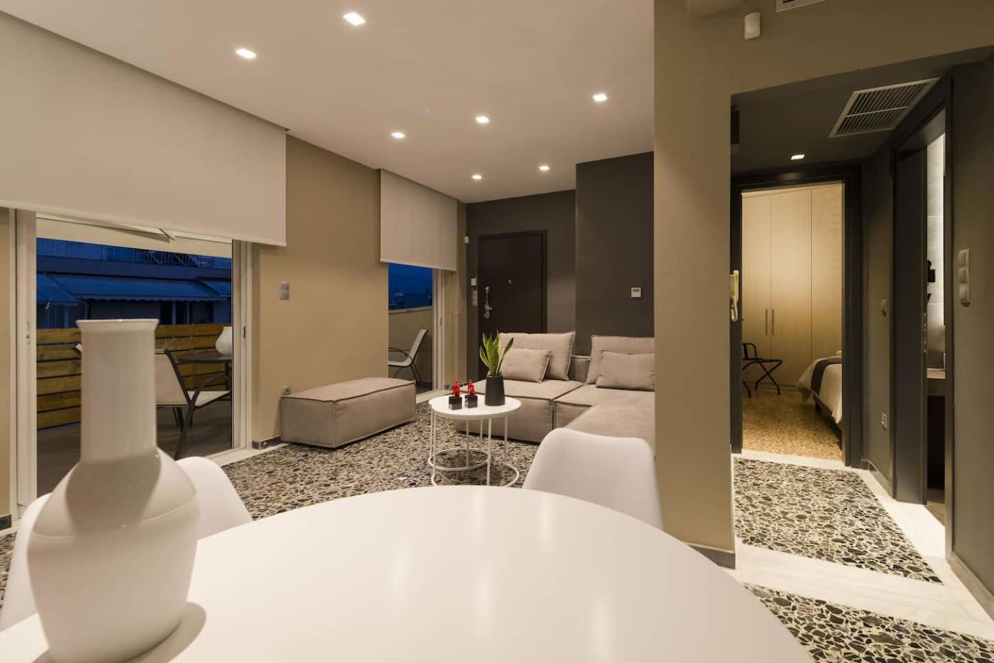 Ma Maison Nο 1, Penthouse, Acropolis And Lycabettus View, Ultra High Speed Internet 300 Mbps, 15' To Acropolis By Metro, 1' From Metro Station Ateny Zewnętrze zdjęcie